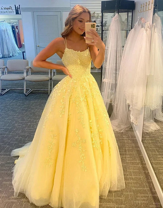 Charming A-Line Spaghetti Straps Lace Applique Tulle Floor-Length Prom Dress