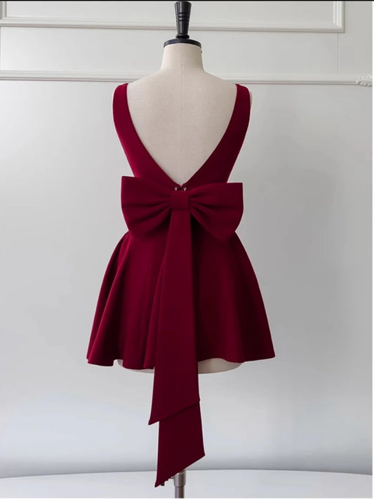 Charming A-Line Square Neck Sleeveless Bow Back Short Homecoming Party Dress