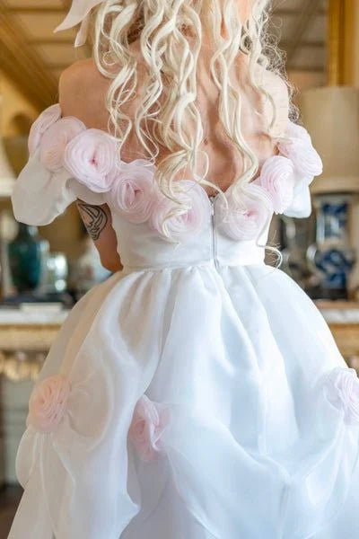 Charming A-Line Sweetheart Off-the-Shoulder Short Sleeve Floral Applique Short Homecoming Dress