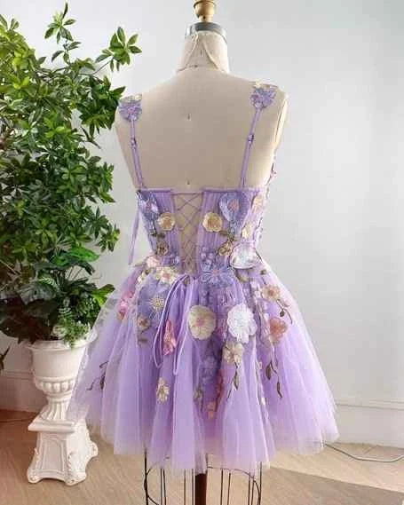Charming A-Line Sweetheart Sleeveless Floral Applique Short Homecoming Dress