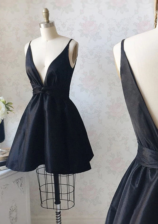 Chic A-Line V-Neck Straps Sleeveless Short Homecoming Party Dress