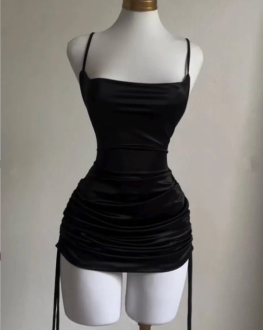 Chic Sheath Square Sleeveless Ruched Lace-Up Back Satin Black Short Homecoming Dress