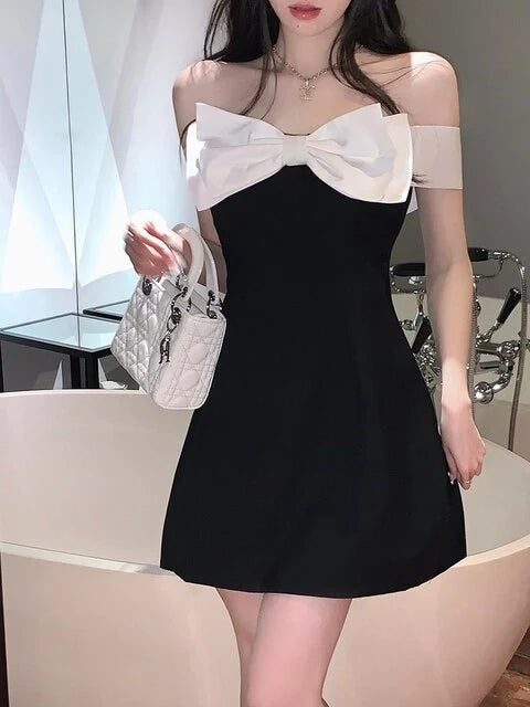 Cute A-Line Off-the-Shoulder Sleeveless Bow Detail Party Short Homecoming Dress