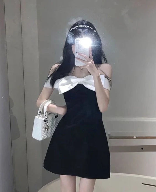 Cute A-Line Off-the-Shoulder Sleeveless Bow Detail Party Short Homecoming Dress