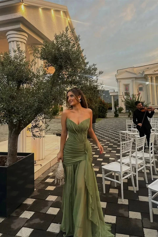 Elegant A-Line Sweetheart Sleeveless Ruched Bodice Floor-Length Evening Dress