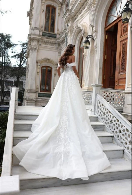 Gorgeous A-Line Sweetheart Short Sleeve Slit Embroidered Tulle White Floor-Length Wedding Dress